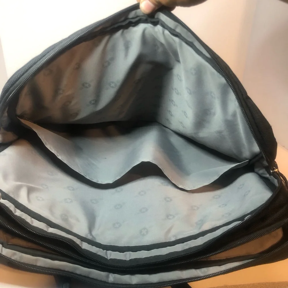 Swiss Gear Over The Shoulder Black Travel Bag. Office/laptop/travel
